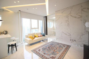 Cheongdam Beautiful Apartment New Building Edition Full Option Long term Stay AvailableAPT 2룸 신축 Edition 풀옵션 장기가능